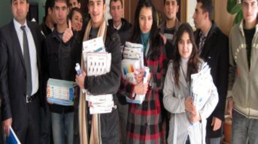 Gerc&uuml;şl&uuml; lise &ouml;ğrencilerine kitap dağıtıldı