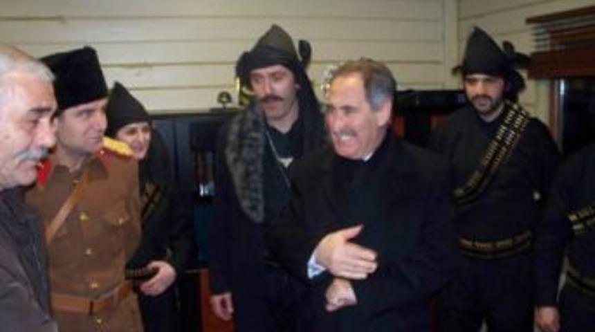 Ertuğrul G&uuml;nay'a Atat&uuml;rk S&uuml;prizi!