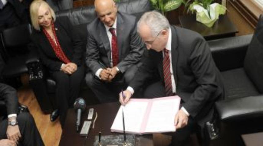 Opet, &Ccedil;anakkale&rsquo;de ilk&ouml;ğretim okulu yapacak