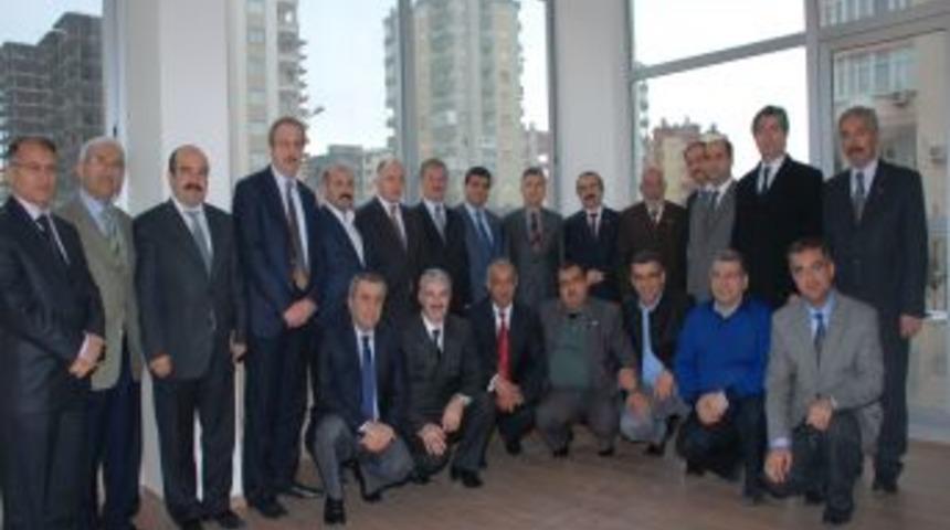 &Uuml;&ccedil;g&uuml;l ailesinden B&uuml;y&uuml;kfırat ve Kemik'e veda yemeği