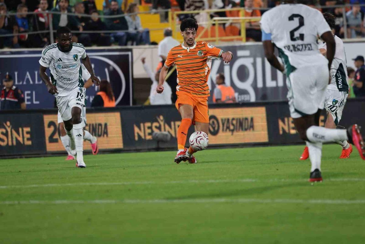 Kocaelispor dan Alanyaspor deplasmanında kritik galibiyet! 1