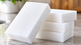 Yumuşacık görünüyor ama zımpara gibi çalışıyor! Sihirli süngeri bu 5 yüzeyde sakın kullanmayın