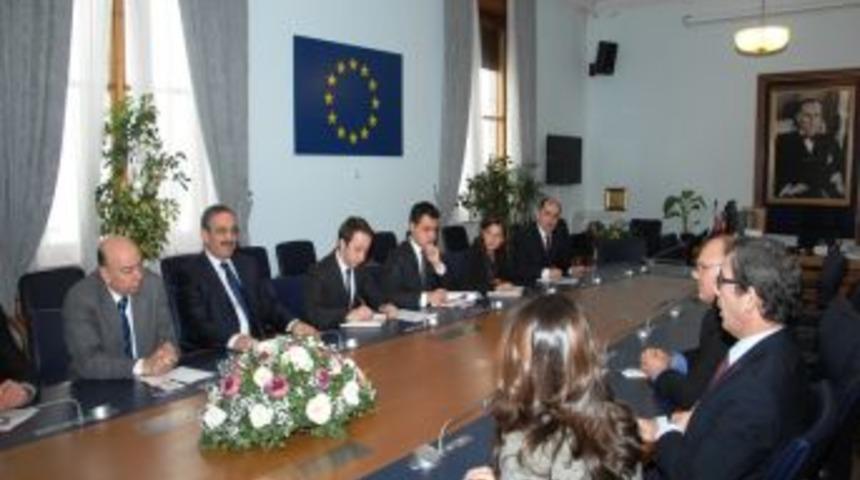 Tekelioğlu'ndan AB delegasyonuna: Ter&ouml;r&uuml;n finans kaynaklarını engelleyin