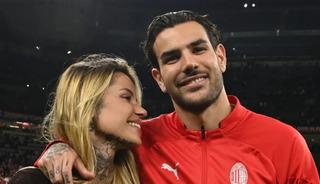 Dünyaca ünlü futbolcunun eşinden çok konuşulacak açıklama!