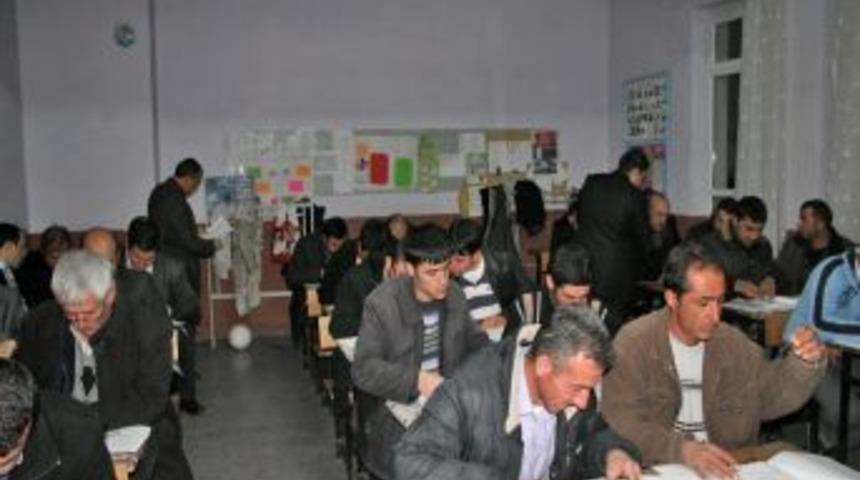 Afyonkarahisar'da avcılık kursuna katılan 41 kişiye sertifika verildi