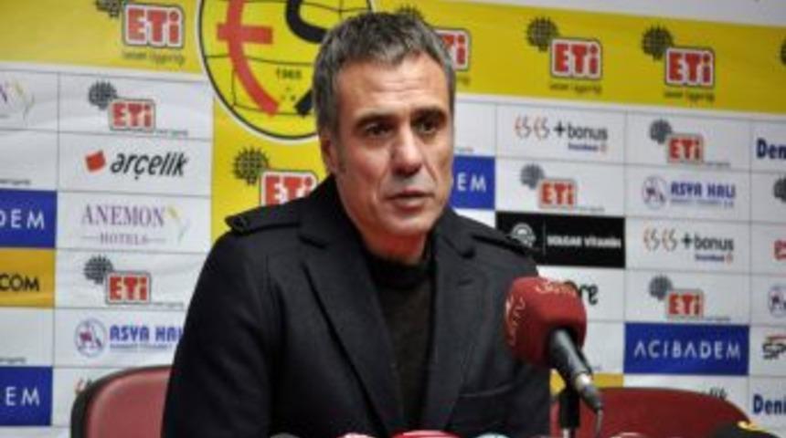 Eskişehirspor Teknik Direkt&ouml;r&uuml; Yanal: 3 puanı aldığımız i&ccedil;in mutluyuz