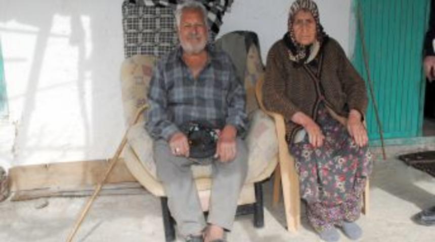 Yaşlı &ccedil;iftin ev telefonu g&ouml;r&uuml;şmeye a&ccedil;ıldı