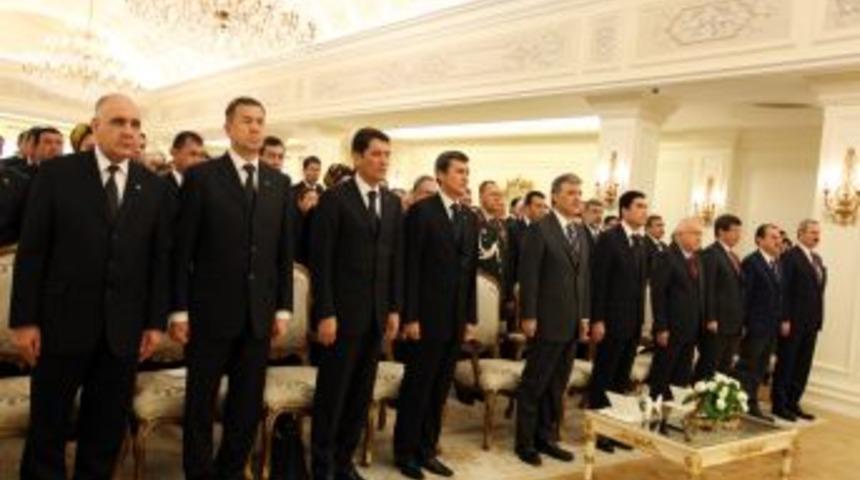 G&uuml;l: T&uuml;rk-T&uuml;rkmen ilişkileri tek millet bilinci ruhuna yakışır