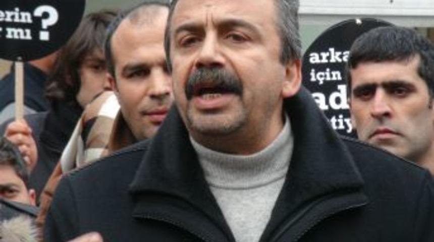 BDP'li Sırrı S&uuml;reyya &Ouml;nder'den İ&ccedil;işleri Bakanı'na eleştiri