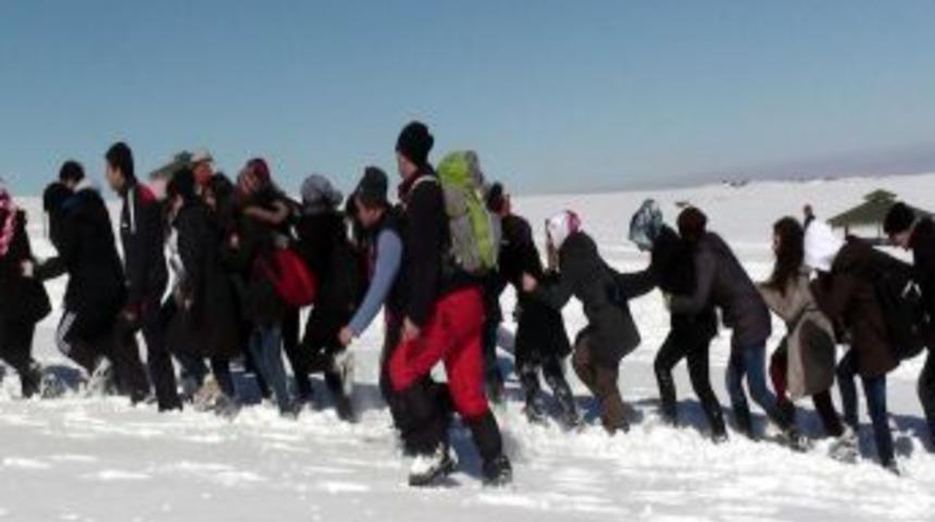 Diyarbakırlı 400 gen&ccedil; Karacadağ&rsquo;da kayakla tanıştı