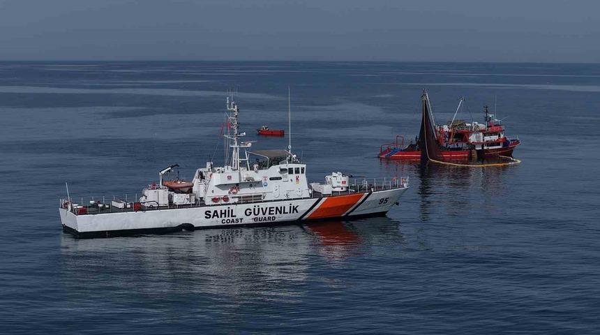 Sahil G&uuml;venlik&rsquo;ten balık&ccedil;ılara palamut denetimi