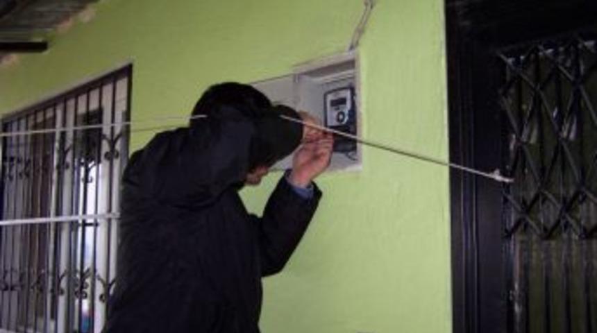 Osmaniye'de ka&ccedil;ak elektrik taraması yapıldı