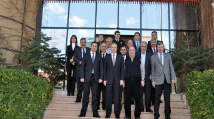 Oğuz: Daha g&uuml;zel bir Gaziantep i&ccedil;in gece g&uuml;nd&uuml;z demeden &ccedil;alışıyoruz