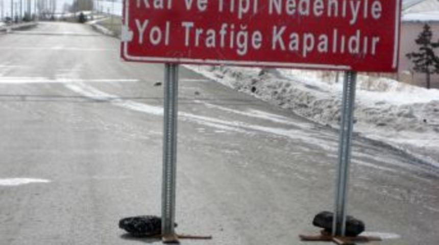 Erzurum-Bing&ouml;l karayolu tipi nedeniyle ulaşıma kapandı