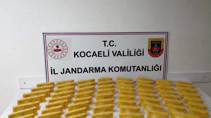 Kocaeli&rsquo;de 920 bin liralık 2 bin 830 paket ka&ccedil;ak &uuml;r&uuml;n yakalandı