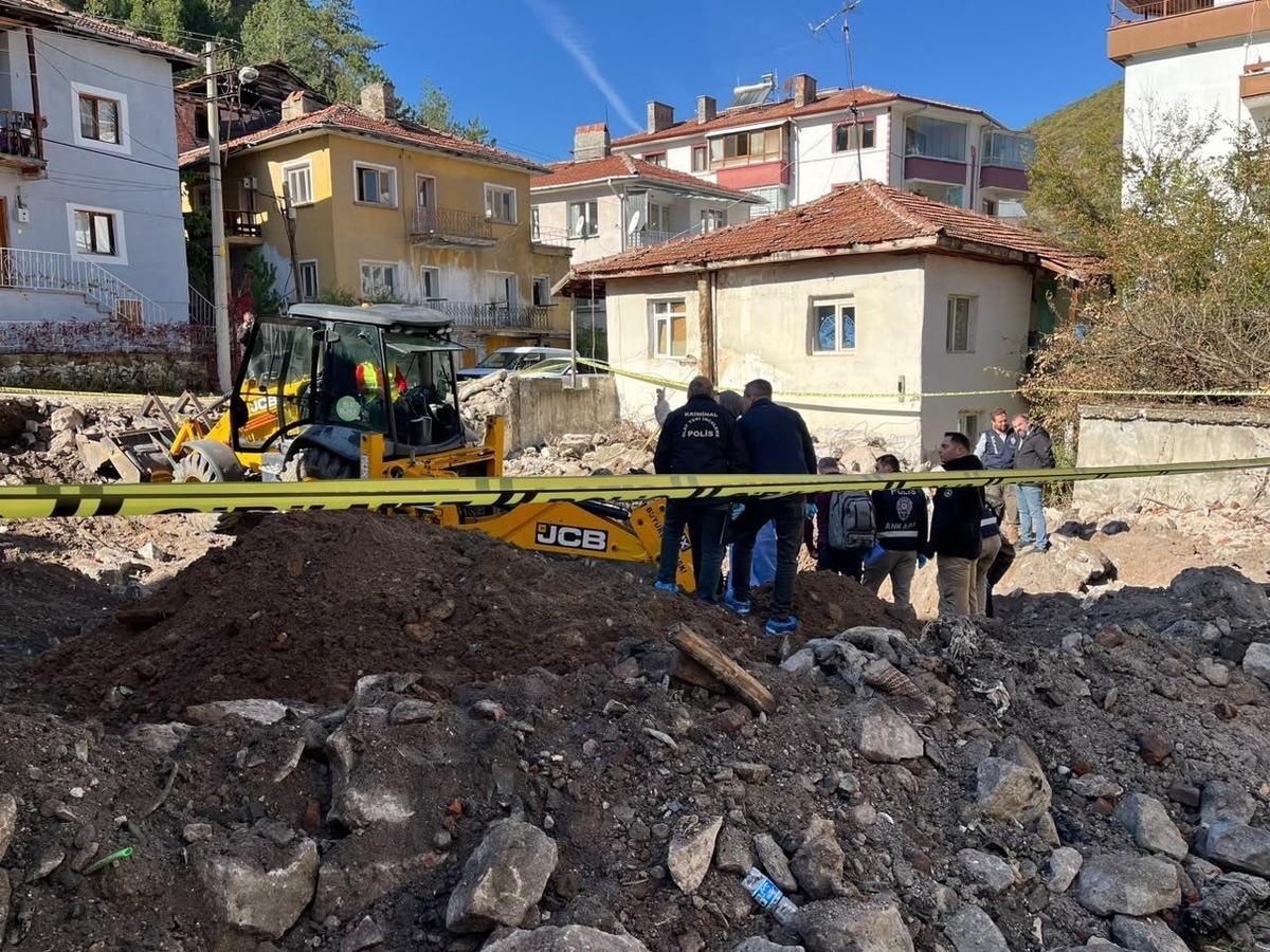 17 yıldır kayıptı! Ş&uuml;pheli yangın sonrası kazı yapıldı: Vahşet ortaya &ccedil;ıktı 1