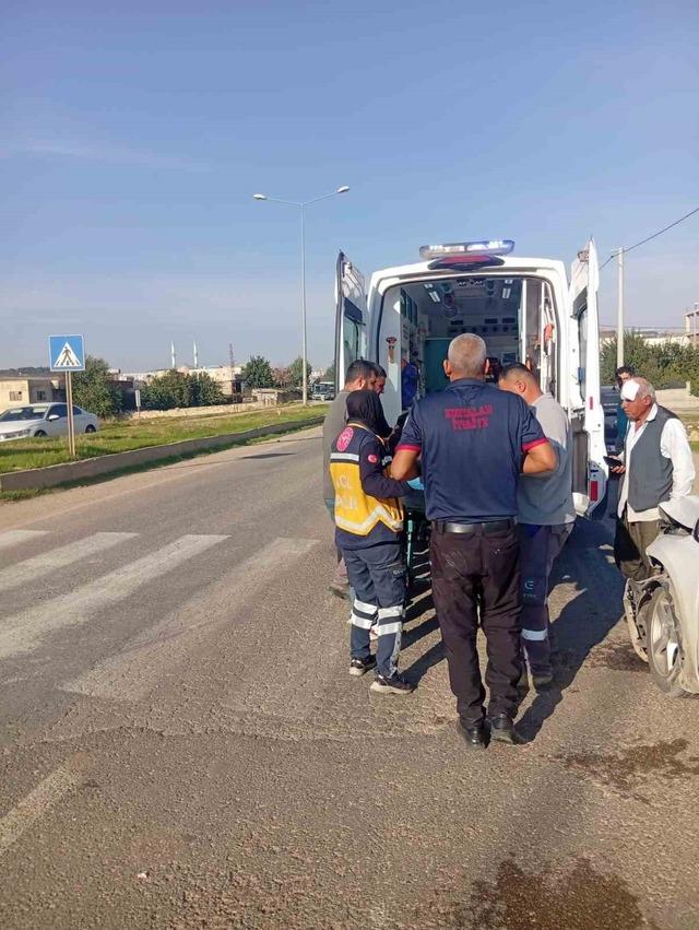Kurtalan&rsquo;da otomobil ile hafif ticari ara&ccedil; &ccedil;arpıştı: 3 yaralı 1