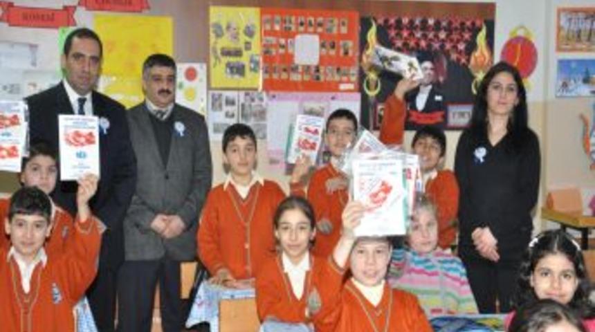 Vergi dairesi yetkilileri &ouml;ğrencilere verginin &ouml;nemini anlattı