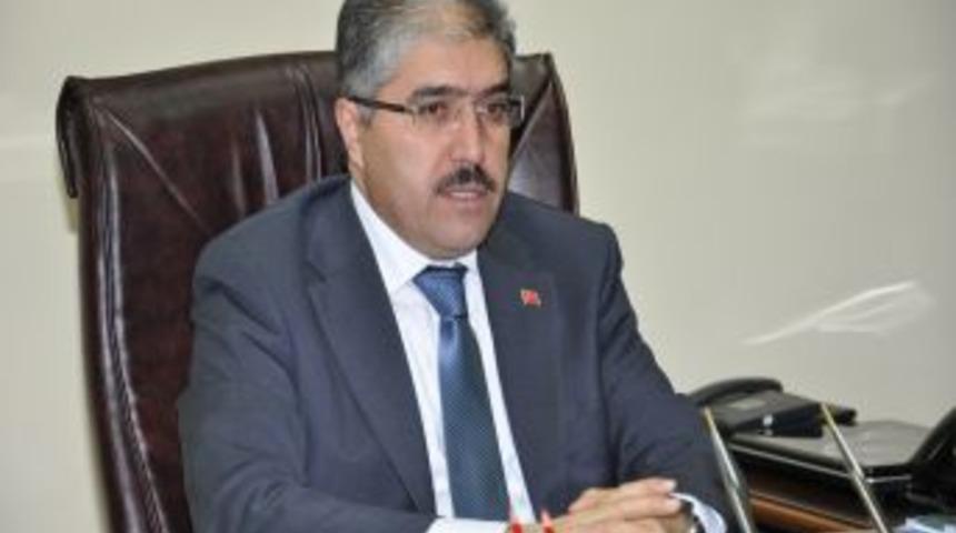 Vali &Ccedil;ınar, sağlık&ccedil;ıların bayramını kutladı