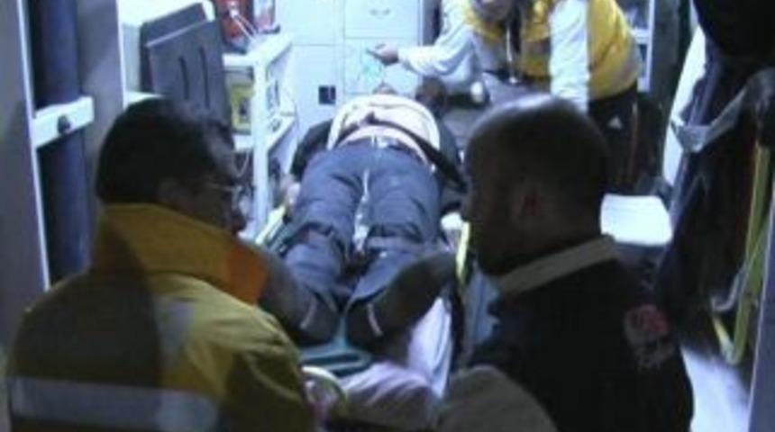 D&uuml;ğ&uuml;n d&ouml;n&uuml;ş&uuml; kaza: 6 yaralı