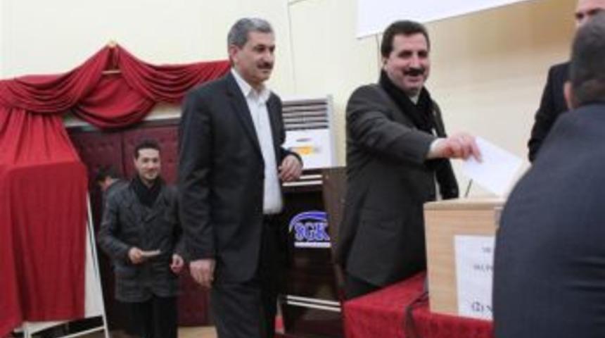 Ahmet Samur se&ccedil;imi kazandı