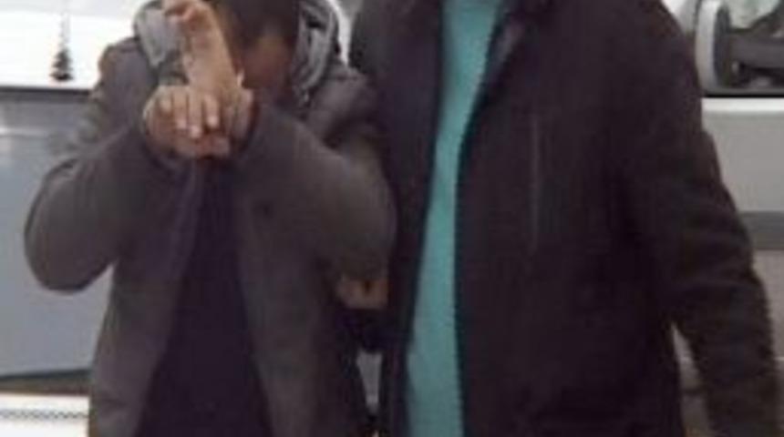 Boşandığı karısını &ccedil;ocuğunun g&ouml;z&uuml; &ouml;n&uuml;nde &ouml;ld&uuml;rd&uuml;