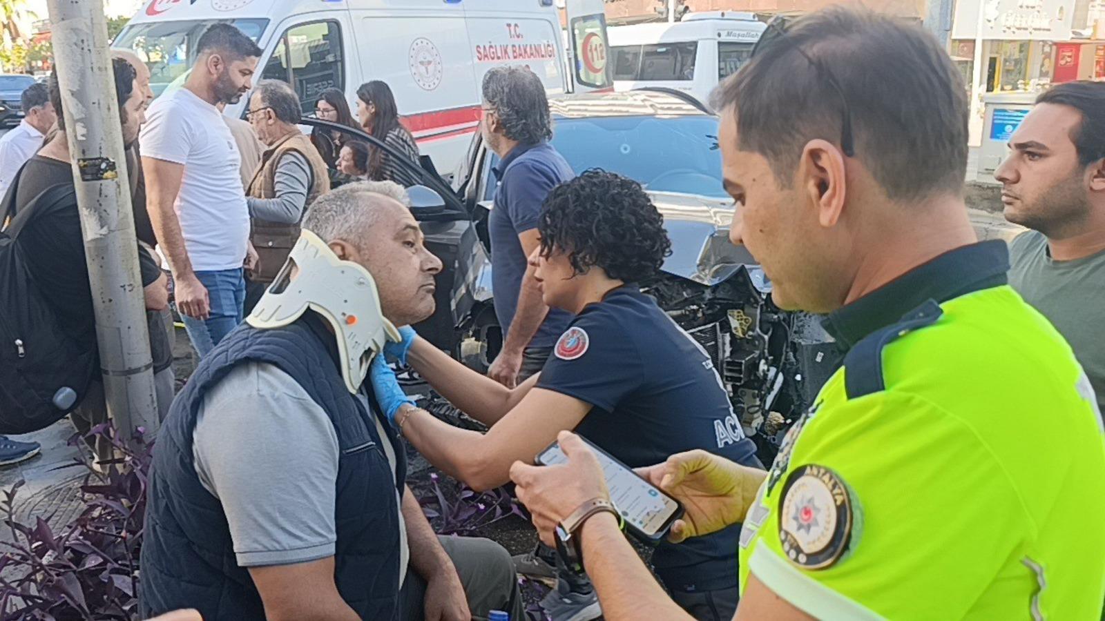 Kırmızı ışık ihlali yapan kamyonet ortalığı savaş alanına çevirdi: 2 yaralı
