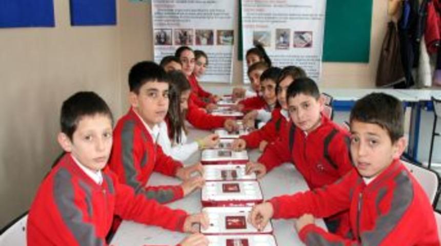 Osmanlı oyunu 'mangala' &ouml;ğrencilerin vazge&ccedil;ilmezi oldu