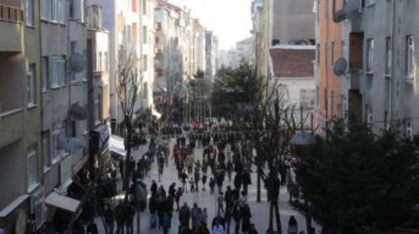 T&uuml;rkiye&rsquo;nin y&uuml;zde 1&rsquo;i Bağcılar&rsquo;da yaşıyor