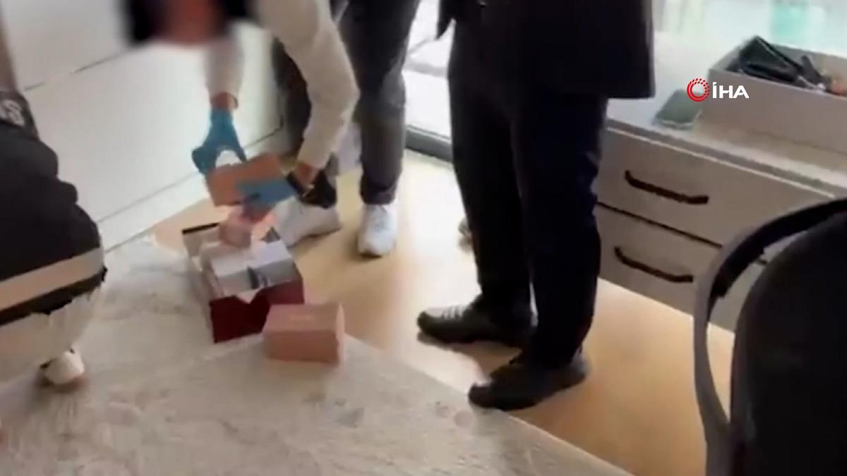 Mavi ve kırmızı b&uuml;ltenle aranıyorlardı! İstanbul da kıskıvrak yakalandılar 4