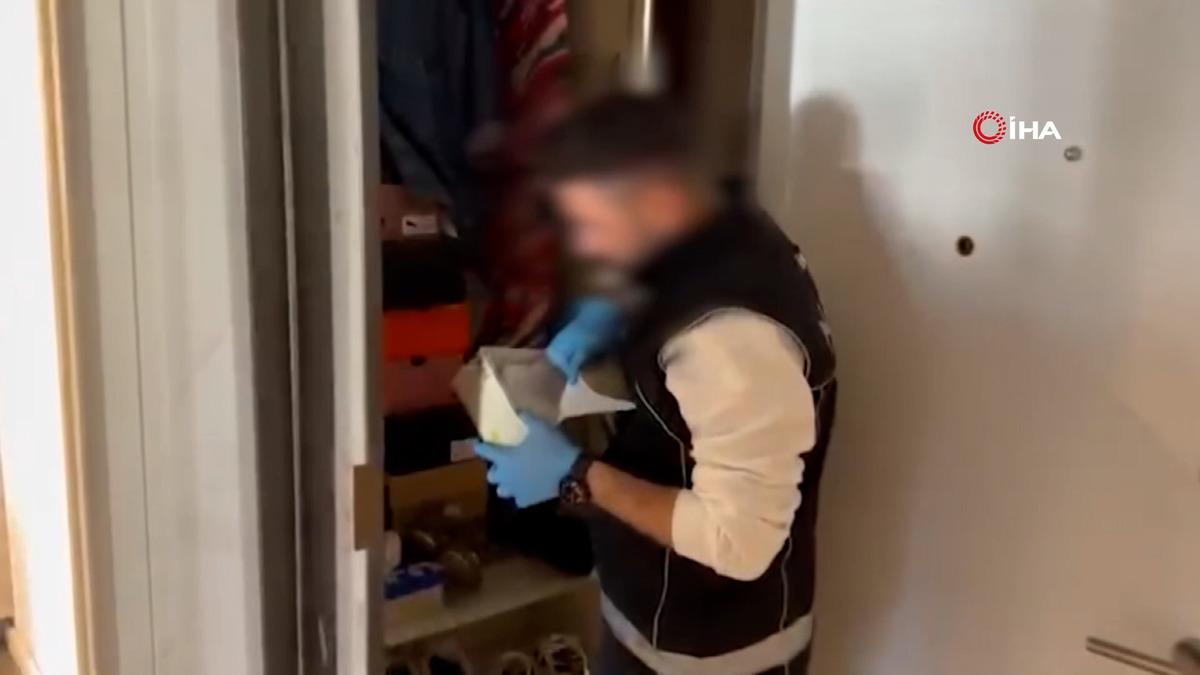 Mavi ve kırmızı b&uuml;ltenle aranıyorlardı! İstanbul da kıskıvrak yakalandılar 6