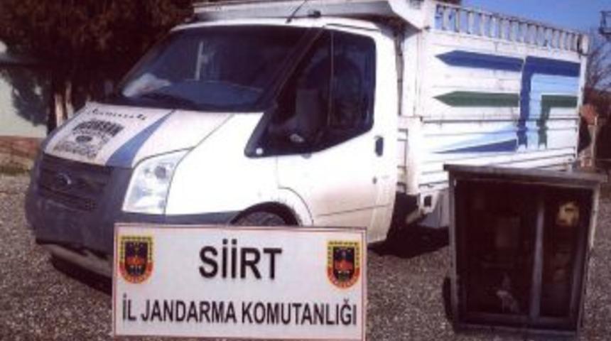 Elektrik panolarını &ccedil;alan iki kişi yakalandı