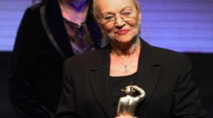 Sadri Alışık Tiyatro Ödülleri sahiplerini buldu