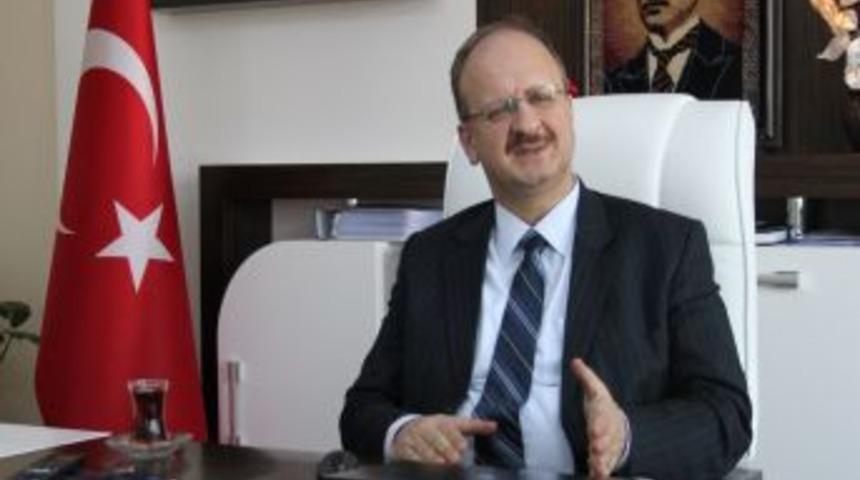 Rekt&ouml;r Akhan: Uluslararası bir &uuml;niversite olacağız