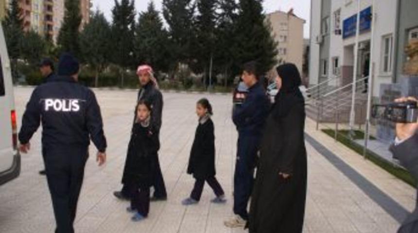 Suriyeli aile sığınma talebinde bulundu