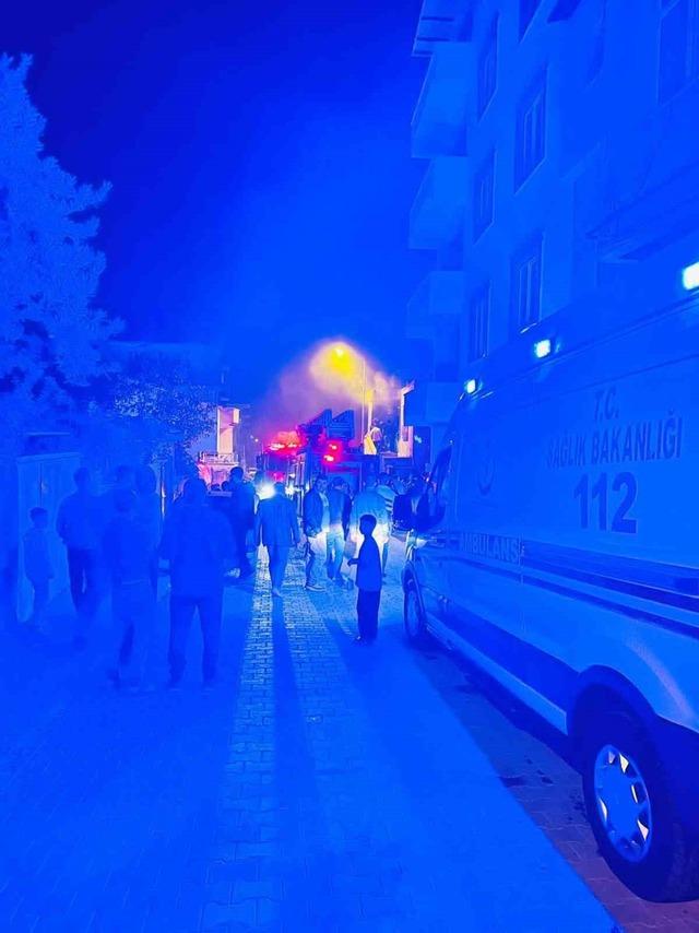 Evde çıkan yangın paniğe neden oldu 1