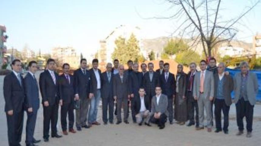 Milletvekili &Uuml;n&uuml;var k&uuml;lt&uuml;r merkezi inşaatında incelemelerde bulundu