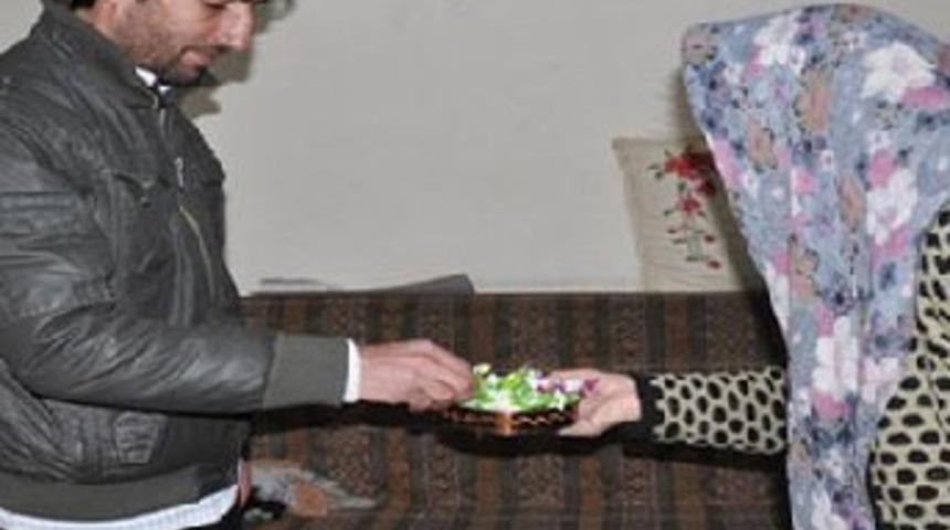 &Ouml;rnek gence iş teklifi yağıyor