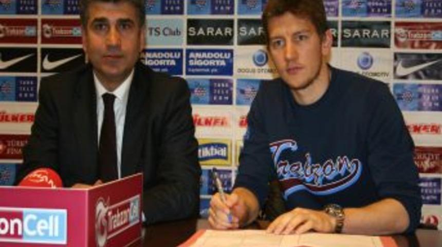 Trabzonspor, Ferhat'ın s&ouml;zleşmesini 3 yıl uzattı