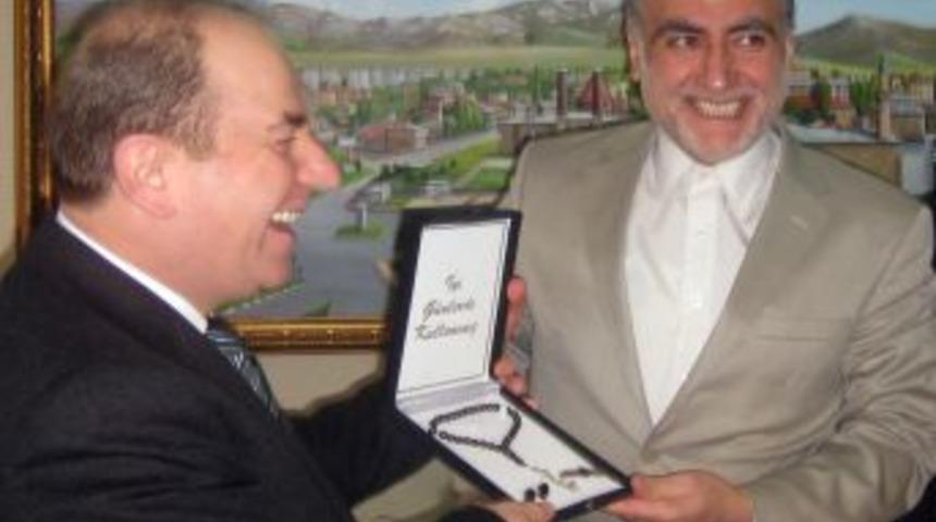 Doğu Azerbaycan Valisi Rıza Beygi: İran b&ouml;lgedeki tek hakim g&uuml;&ccedil;