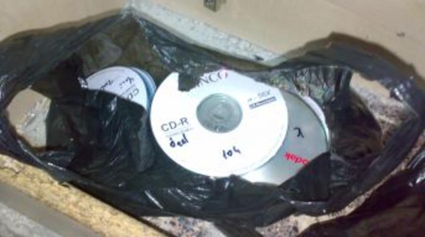 İzmir'de korsan CD operasyonu