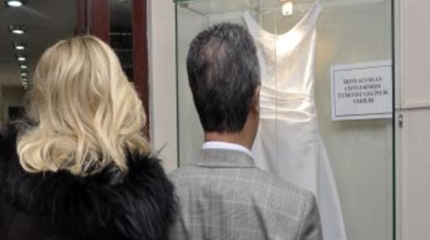 Belediyeden ihtiya&ccedil; sahiplerine &uuml;cretsiz gelinlik