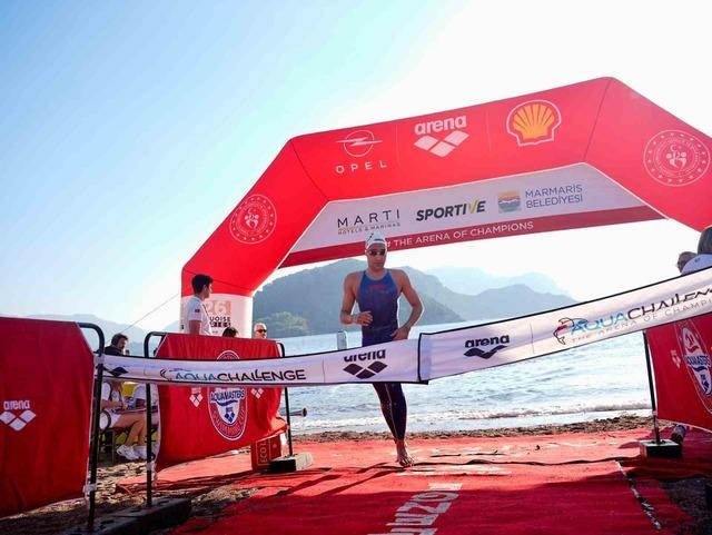 Marmaris’te 22 ülkeden 2 bin 400 yüzücü kulaç atıyor 1