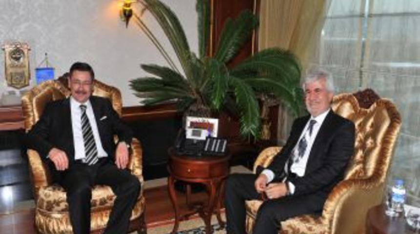 Başkan G&ouml;k&ccedil;ek, Kerk&uuml;k Belediye Başkanı&rsquo;nı ağırladı