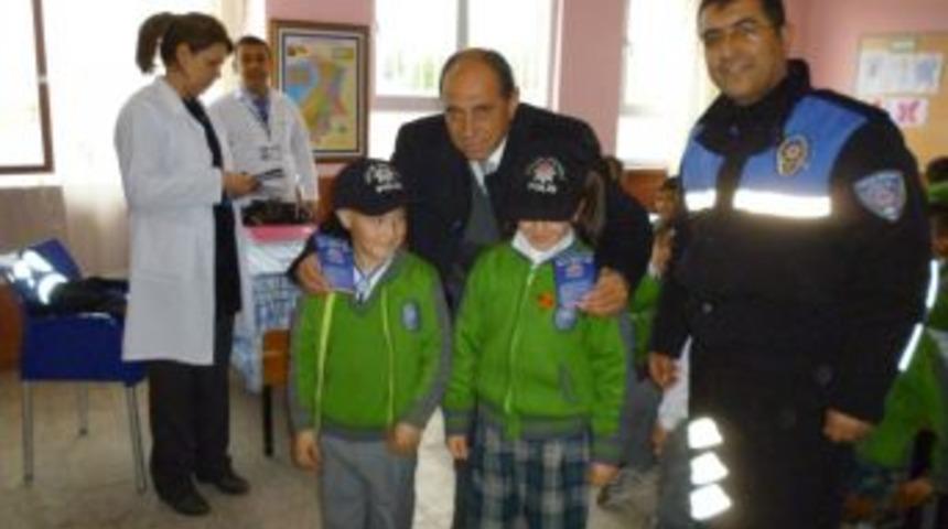 Minik &ouml;ğrenciler trafikte kurallara uymayan velilerine ceza kesecek