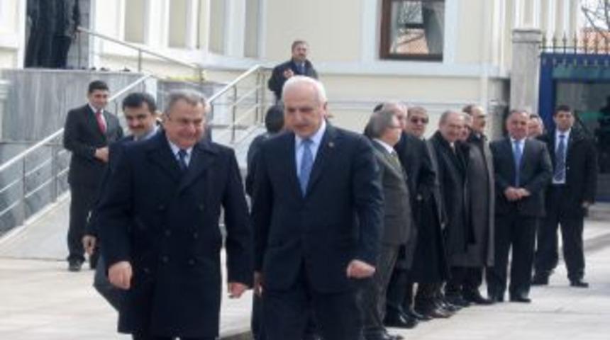 Vali Mutlu: Saldırı, emniyet g&uuml;&ccedil;lerine y&ouml;nelik yapıldı