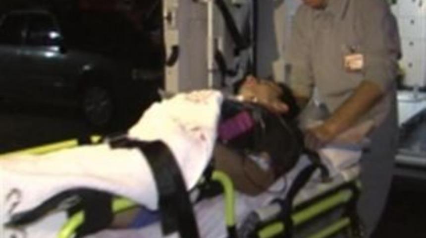 Kapıyı a&ccedil;tı bı&ccedil;aklandı