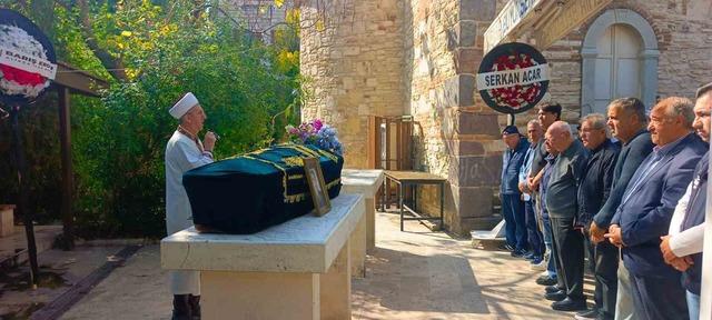Aliağa eski Belediye Başkanı Ali Ayhan Bayrak son yolculuğuna uğurlandı 1