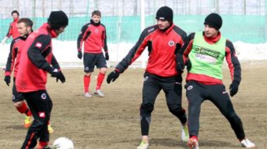 Fuat &Ccedil;apa: Fenerbah&ccedil;e'ye kendi sahasında ilk yenilgiyi tattıracağız