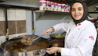 &Ccedil;ubuklu kadın &uuml;reticinin "1 kilogram kıyma, 5 kilogram un"la başlayan başarı hikayesi